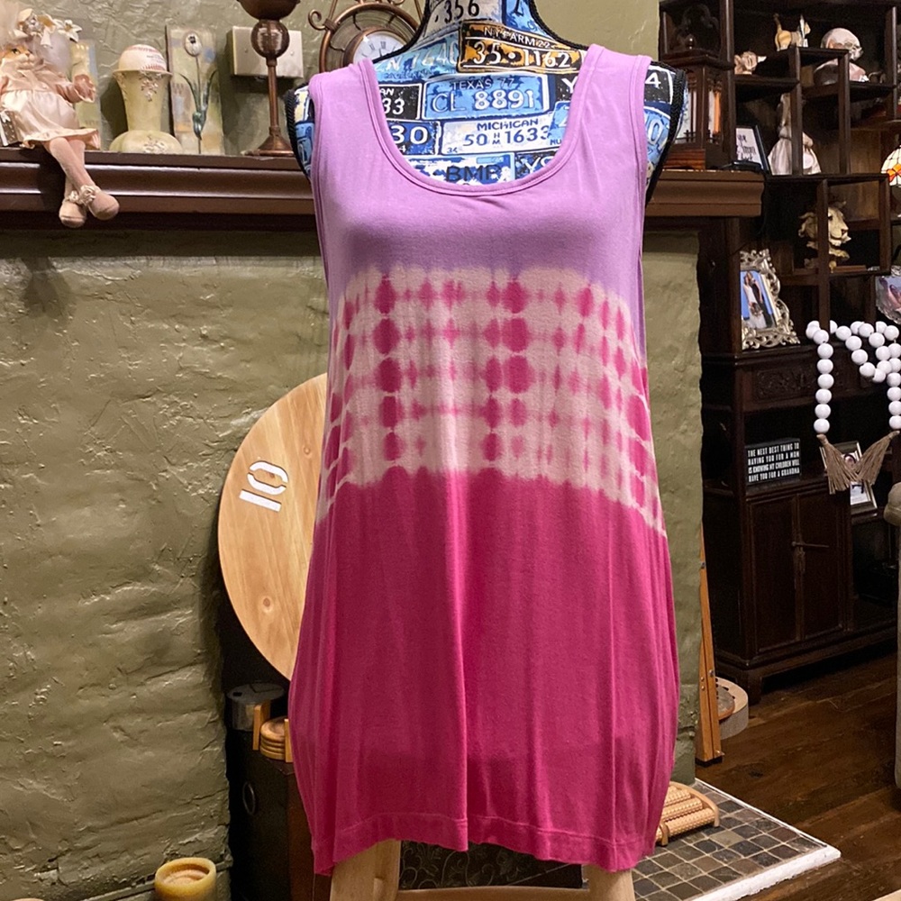 a.n.a. tie dye split back tank in brilliant fuchsia